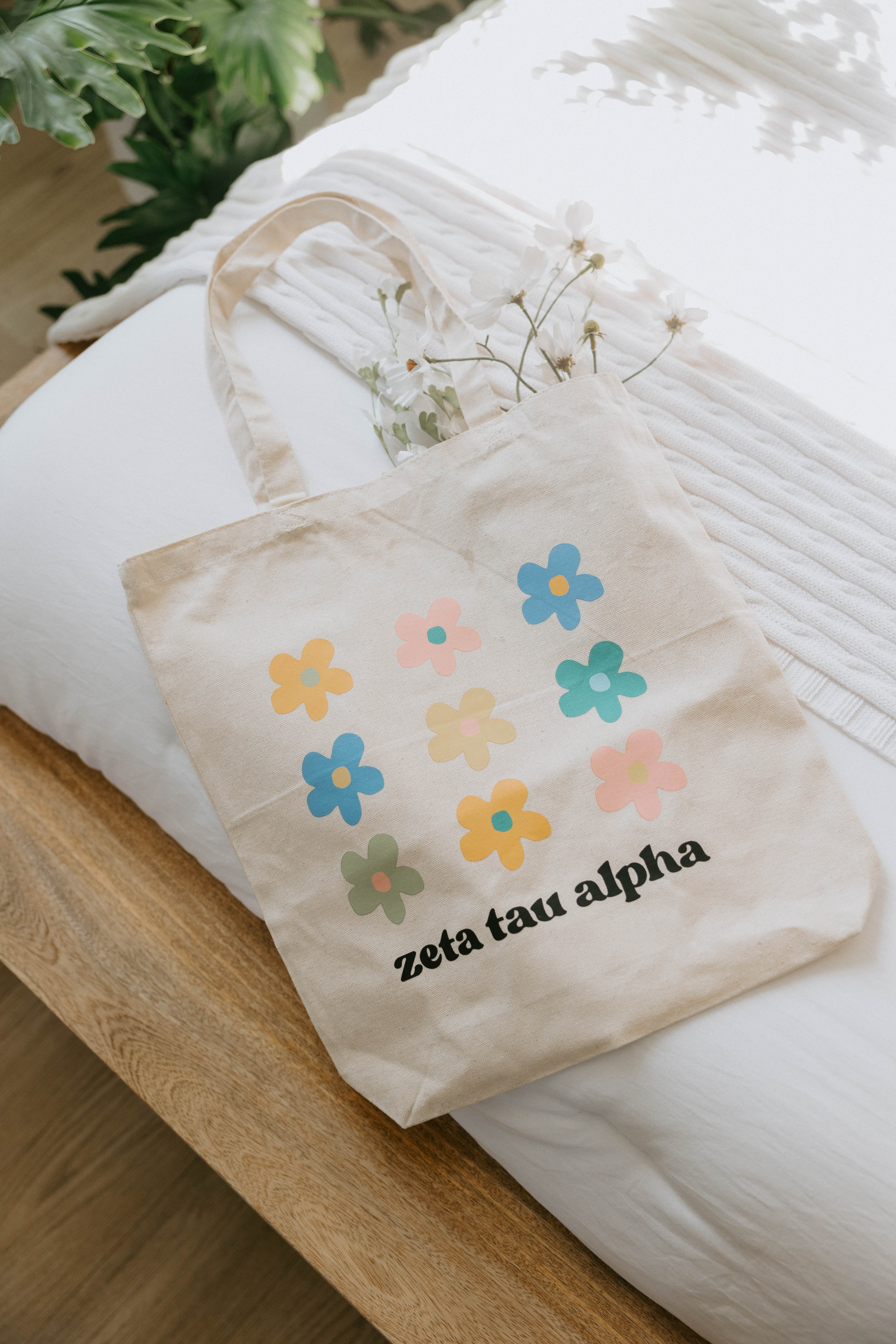 TAU maco様 Zeta Tau Alpha Floral Tote – Crown & Co.
