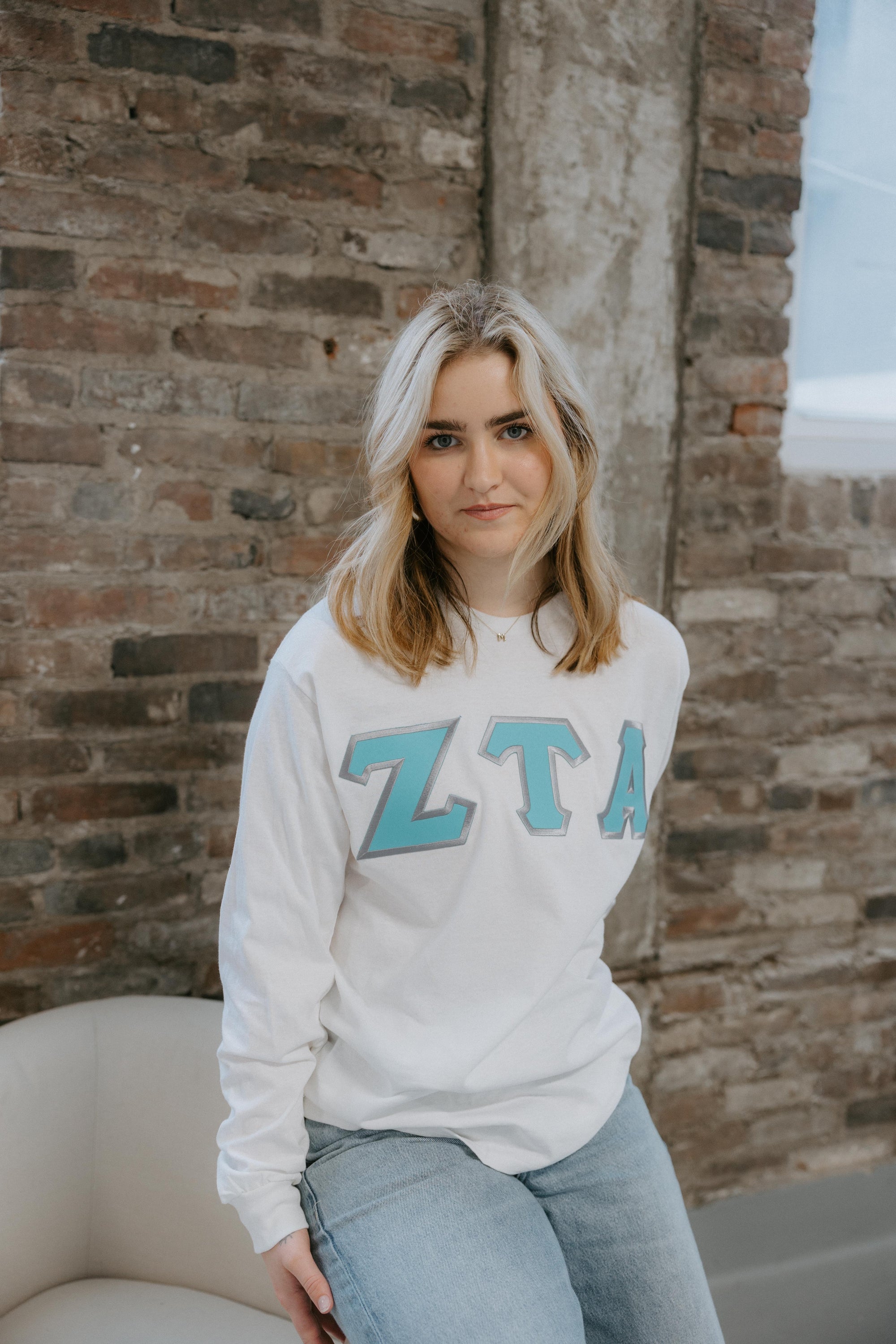 ZTA White Classic Twill Crew Sweatshirt